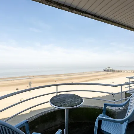 Seaside In With Sea Views アパート ブランケンベルヘ